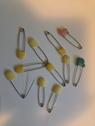 Safety pins sharp tip - pins,