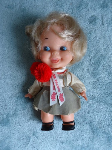 Ancienne petite poupée