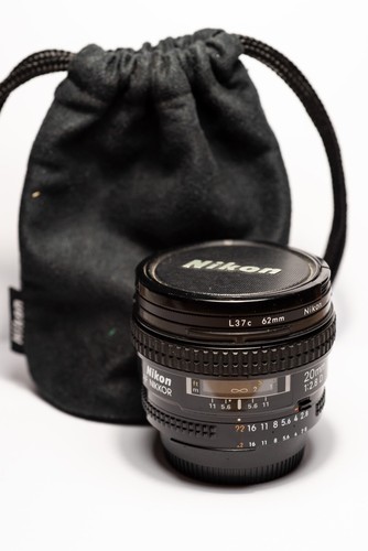 Objectif grand angle nikon - grand,