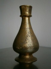 VASE ANCIEN BRONZE CISELE