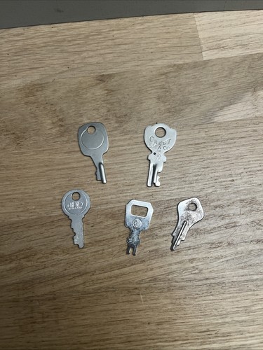 Lot clés cadenas - clés,