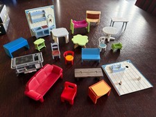 PLAYMOBIL vintage mobilier divers tables, gazinière, canapé, lit, chaises...