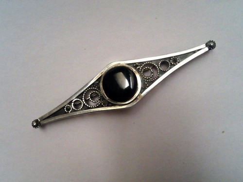 Jolie broche ancienne - jolie,