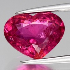 Tourmaline rose intense en coeur facetté de 2,07Cts