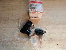 UN SERRURE DE CASQUE CADRE DUCATI 1994 Superbike 888 750 SS 1995 900 SS 1991