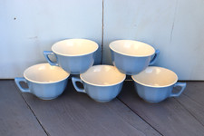 Tasse en faience bleue