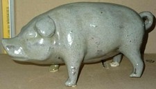 ANCIENNE TIRELIRE à CASSER en forme de COCHON céramique marron