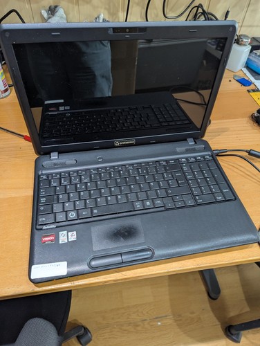 Toshiba satellite c660 - , 15"
