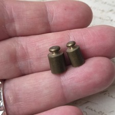 2 Petits Poids Anciens Pour Balance De Bijoutier XIXè 2 g et 2,8 g