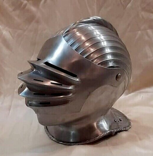 Casque fermé médiéval