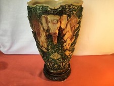 Vase en résine à décor