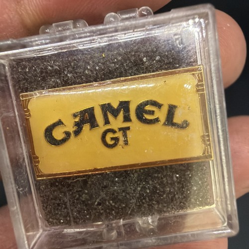 Vtg camel label - gt, pins
