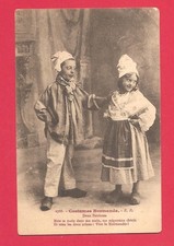 Cpa costumes normands deux - costumes,
