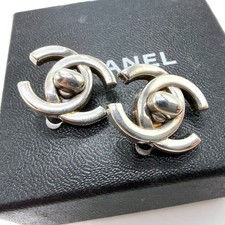 Boucles d'oreilles CHANEL CC