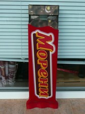 Distributeur Moreni gaufrette croustillante au chocolat et cacahuètes stand...