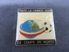 Pin's pin FOOTBALL TOUTE LA