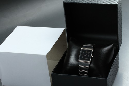 Comme neuf montre femme - *n, neuf*