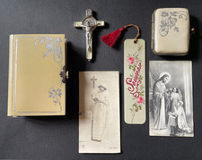 Missel de communiante porte monnaie en bakélite croix et images pieuses R194