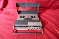 Uher 4000 magnetophone + le chargeur pour pieces