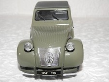 voiture miniature CITROEN 2 CV 1/18 MAISTO