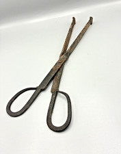 Ancienne pince en fer forgé