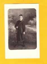 ENFANT en tenue d'ECOLIER /