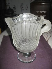ancien broc en cristal, tête