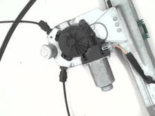 Leve vitre electrique avant gauche RENAULT CLIO 3 PHASE 2 8200826167