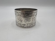 BEAU ROND DE SERVIETTE EN