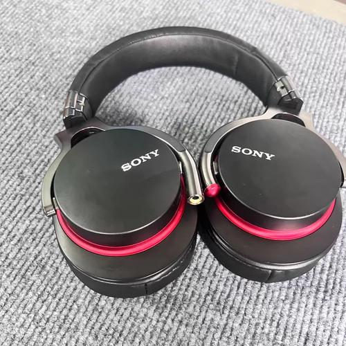 Sony mdr headphones - 1r,