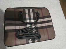 Burberry Porte Document
