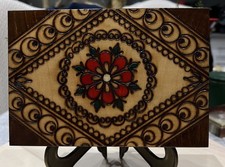 Boîte en Bois Sculptée et