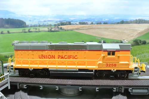 Bachmann locomotive diesel - locomotive, gp