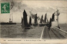 CPA AK Boulogne-sur-Mer - La Rentree des Barques de Peche SHIPS (1206910)