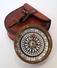 Boussole ancienne en laiton