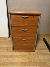 Ensemble  GAUTIER,2 armoires, deux bureaux avec angle, un caisson et un meuble 