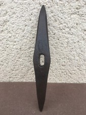 Ancien fer de marteau / Piquage des meules / Fontaine/ Chambéry / Outils anciens