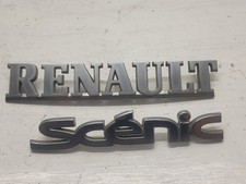 Monogramme  sur hayon pour renault scenic 1 phase 2 essence de 2002