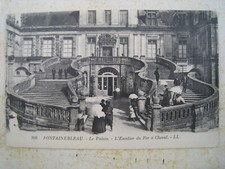 CPA   FONTAINEBLEAU.  Le Palais . L' Escalier du Fer à Cheval.