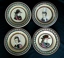 4 Assiettes en faïence