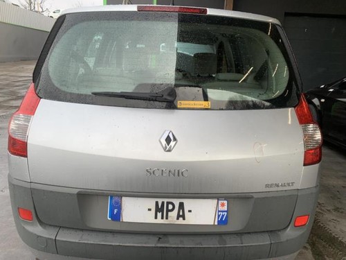 Malle hayon arriere renault - malle/hayon,