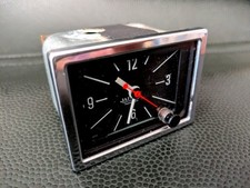 Horloge de bord de marque