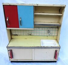jouet ancien Cuisine tôle pêinte, placards, évier robinet avec eau, étagère 1950