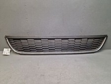 Grille centrale pare choc
