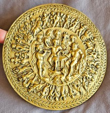 Bas relief en bronze " Scène