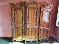 chambre a coucher en noyer lit sommier et armoire