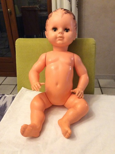 Ancienne poupée plastique - poupée, en