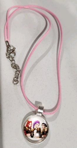 Collier pendentif demon - +,