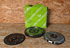 Kit embrayage avec volant