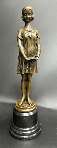 Jolie statue bronze signée - jolie, en